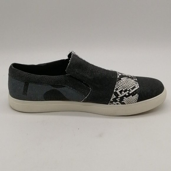 Tinstree Womens Loafer Sneaker Multicolor Slip On Flat Heel Cushioned Sz 9.5 - Picture 2 of 9